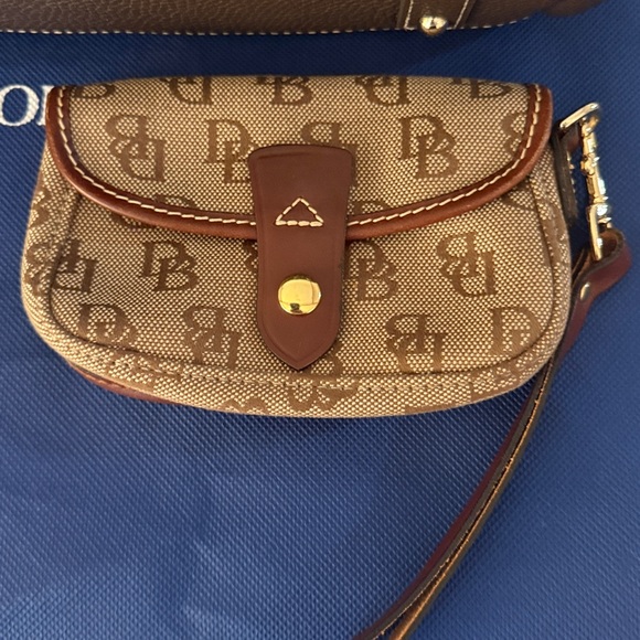 Dooney & Bourke Luca Hobo - Picture 16 of 16